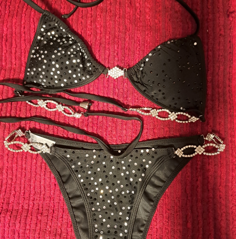 Black diamond bikini